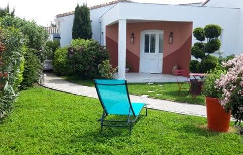 Villa Aube de Lune - Chambre Bleue in Saint-Palais-sur-Mer, Côte de Beauté