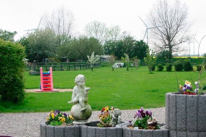 Ferienwohnung für 2 Personen, mit Pool und Garten sowie Terrasse, mit Haustier