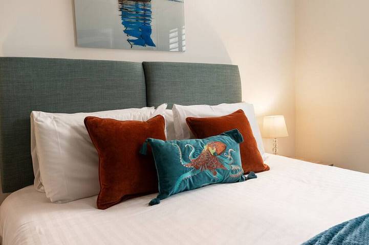 Entire apartment, 3 Bedroom Sea View Modern Apartment in St. Ives, Cornwall