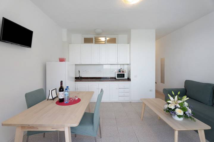 Hel lejlighed, Ferielejlighed for 3 personer med balkon in Alojera, La Gomera