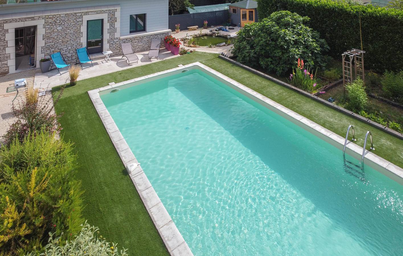 Charmant logement à 2 km d'Excideuil : appartement avec piscine, jardin et Wi-Fi in Excideuil, Périgord Vert