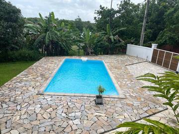 Gîte pour 2 personnes, avec piscine et terrasse à Morne-à-l'Eau