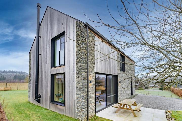 Location de vacances pour 8 personnes, avec Terrasse et Jardin dans Champlon