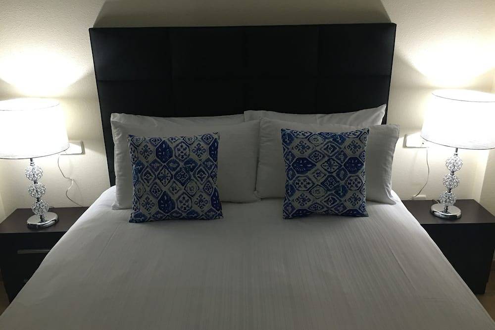 Villa de lujo de 3 dormitorios y 2 baños, Wifi, Tv del Reino Unido, piscina, servicios locales in Golf Resorts Murcia, Mar Menor