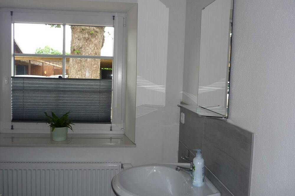 Wohnung 1 - Horn: Urlaub im Reetdachhaus in Schleswig-Holstein in Silberstedt, Grünes Binnenland