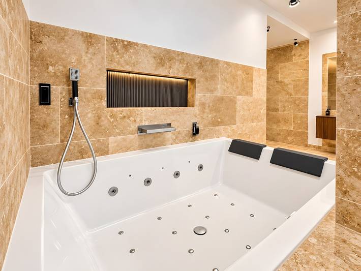 Ganze Wohnung, Ferienwohnung 'Balneo Luxe' in Ginestas, Mittelmeerküste (Frankreich)