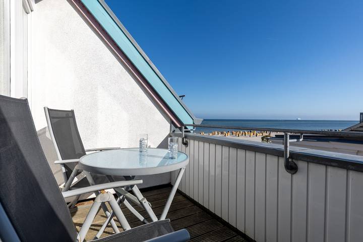 Ferienwohnung für 3 Personen, mit Balkon und Garten in Laboe