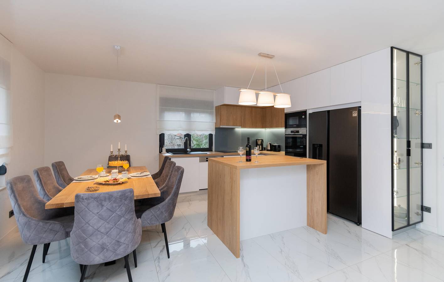 Sonnig, 2 km vom Fluss entfernt: Modernes Apartment mit Pool, Terrasse und WLAN in Imotski, Makarska Riviera