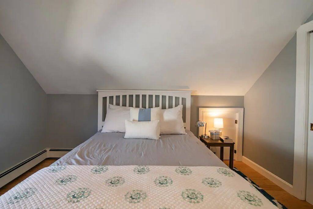 Fully Restored Bristol Home, Walk to Town & Harbor in Bristol (RI), Bristol County