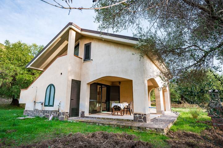 Ferienhaus für 4 Personen, mit Terrasse und Garten in Kampanien - 3