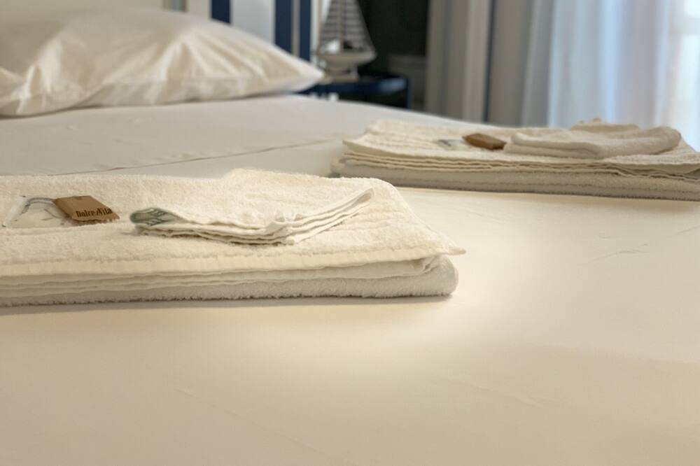 West Beach Bedroom in Milazzo, Messina Provinz