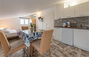 Holiday Apartment for 2 People in Vrsi, Zadar, Photo 4