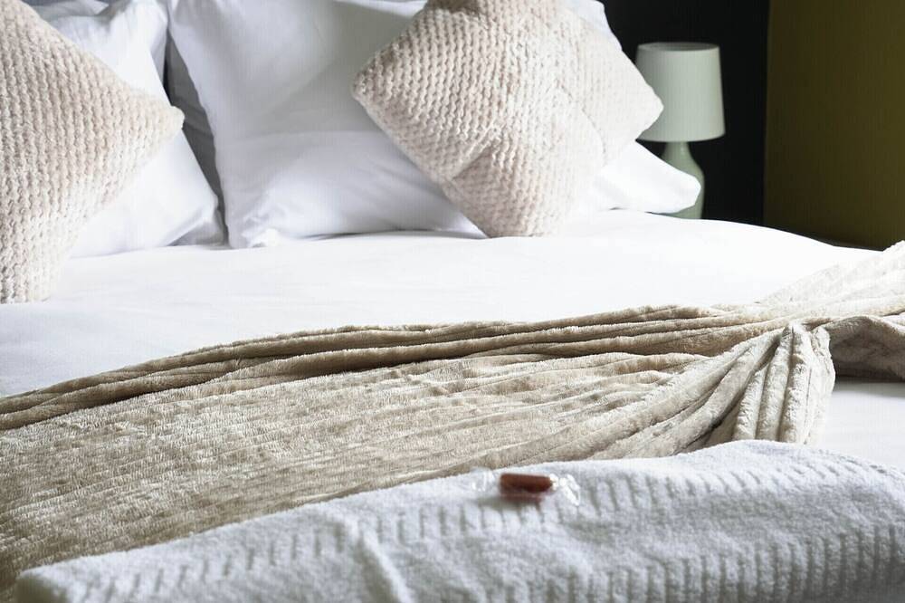 Caledonia Luxe Stays Short Lets Agency Bathgate in Livingston, West Lothian