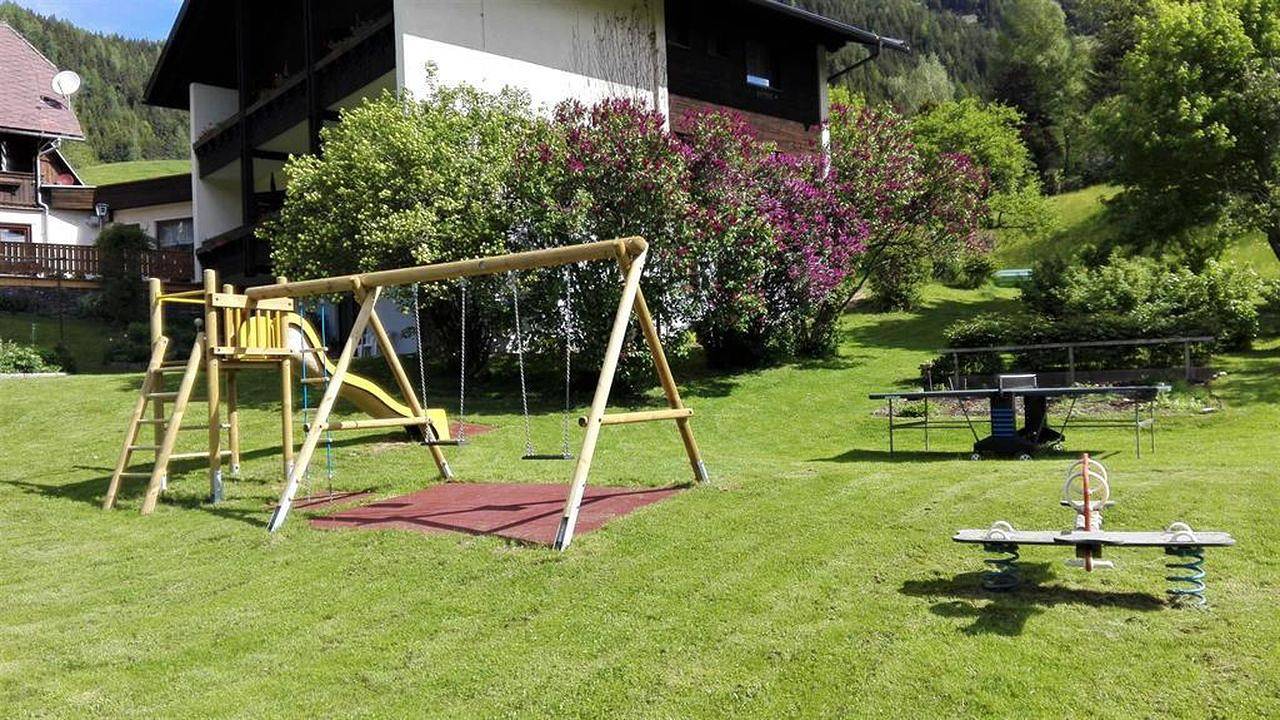 Geheel vakantieappartement, Vakantieappartement voor 4 personen met balkon in Gnesau, Oberkärnten