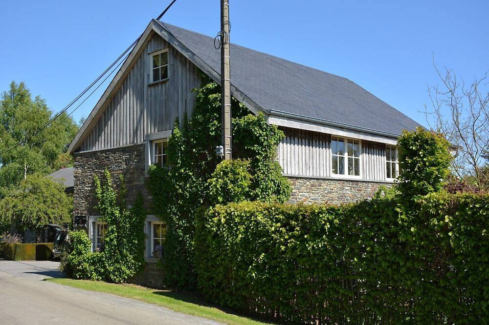 Ferienhaus mit Tischfußball und Garten in Jehonville, Bertrix