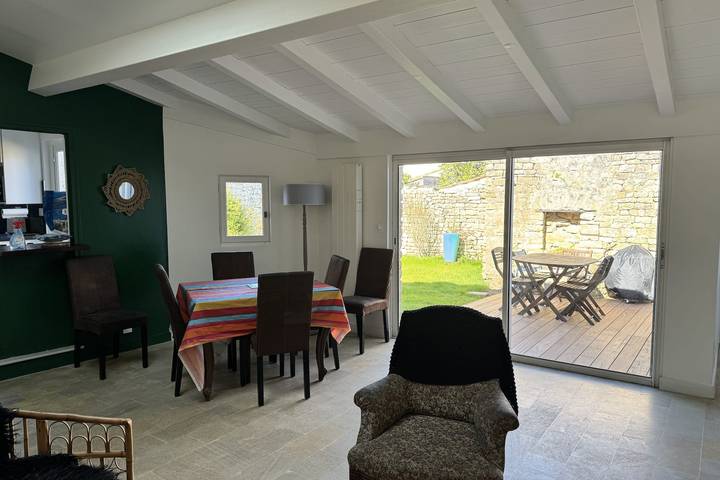 Location de vacances pour 6 personnes, avec jardin et terrasse, adapté aux familles à Ars-en-Ré - 2