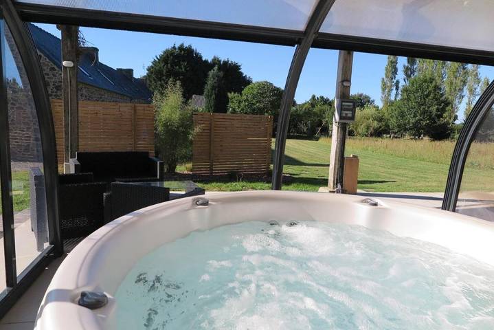 Location de vacances pour 2 personnes, avec jacuzzi et jardin, adapté aux familles à La Chapelle-Neuve - 2