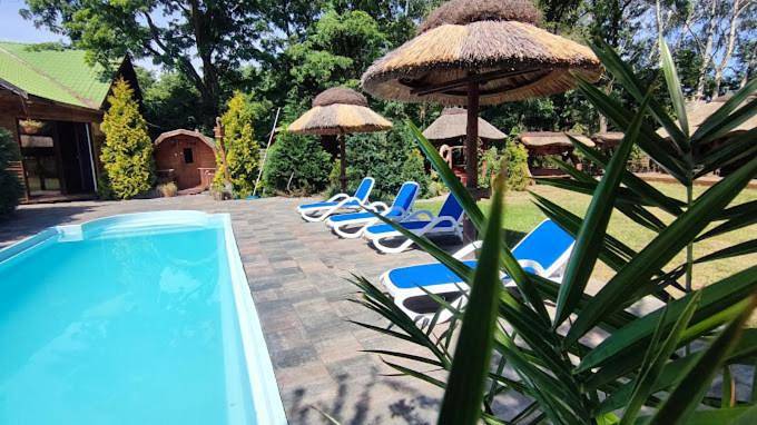 Domek letniskowy dla 4 osób, z jacuzzi i ogród oraz basen i sauna, zwierzęta dozwolone - 1