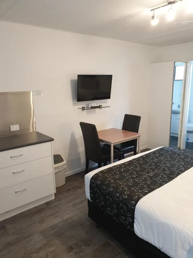 Hotel for 5 people, with garden and lake view as well as view, with pets - 1