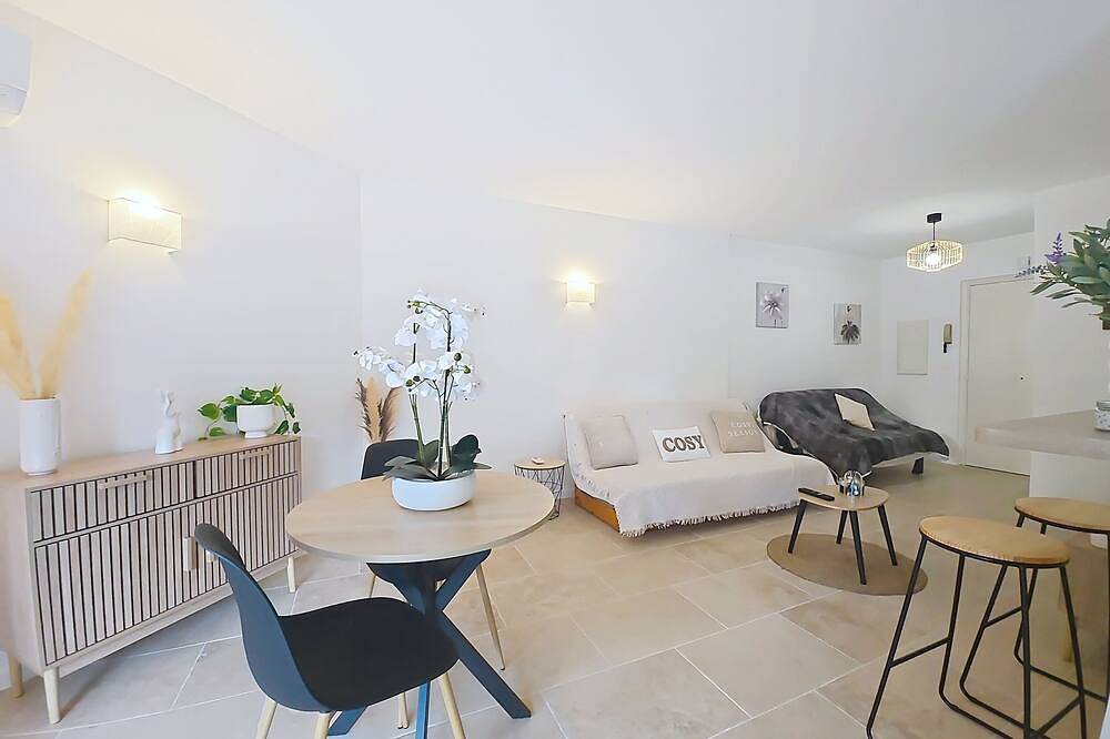Appartement entier, Le petit cocon de Golfe Juan !! Chic et calme. Port, plage & douceur de vivre. in Golfe-Juan, Vallauris