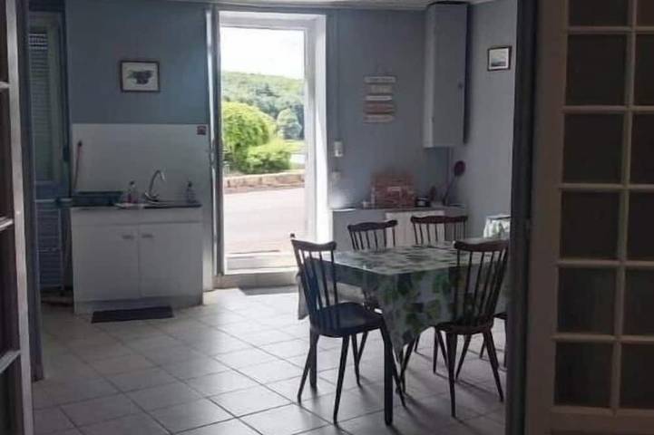 Ganze Wohnung, Apartment across from the dam and the pond in Saint-Sernin-du-Bois, Autun und Umgebung