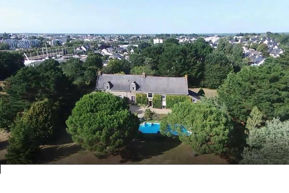 Einfamilienhaus, beheizter Pool, 10 Gehminuten vom Zentrum von Vannes entfernt in Vannes, Côte des Mégalithes