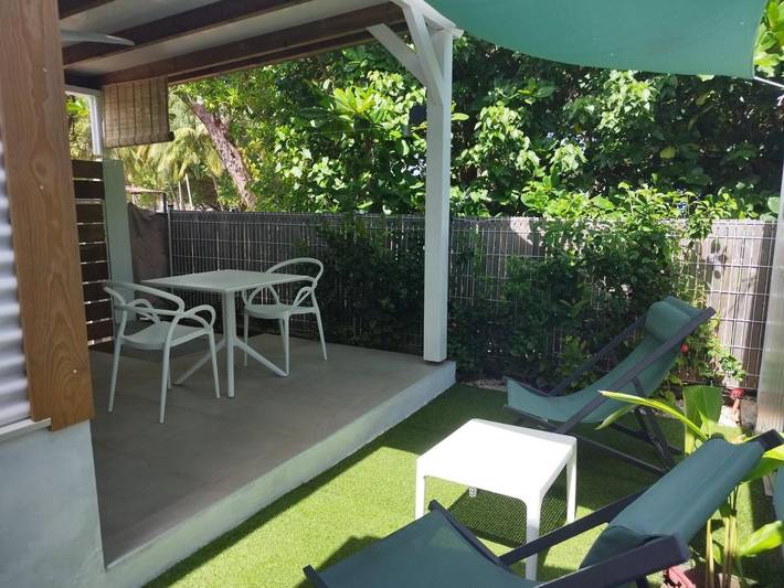 Gîte pour 2 personnes, avec terrasse ainsi que jardin et vue dans Anse l'Etang - 3
