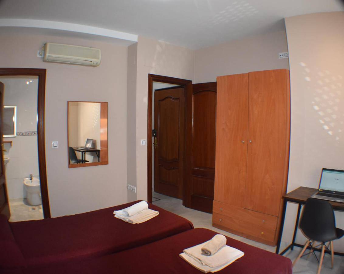 Hostal Alamare in Cerro-Amate, Sevilla