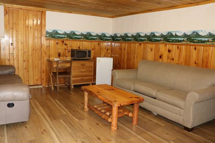 Log cabin for 6 people, with terrace in Yellowstone