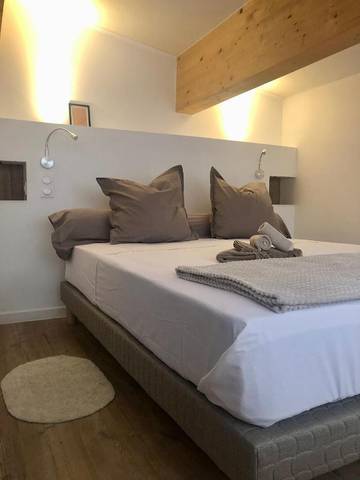 Gîte pour 4 personnes, avec terrasse et vue à Vezzani