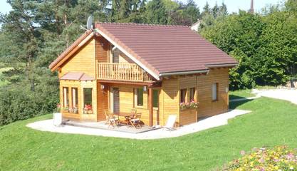 Maison de campagne pour 5 personnes, avec jardin ainsi que terrasse et sauna, animaux acceptés à Doucier