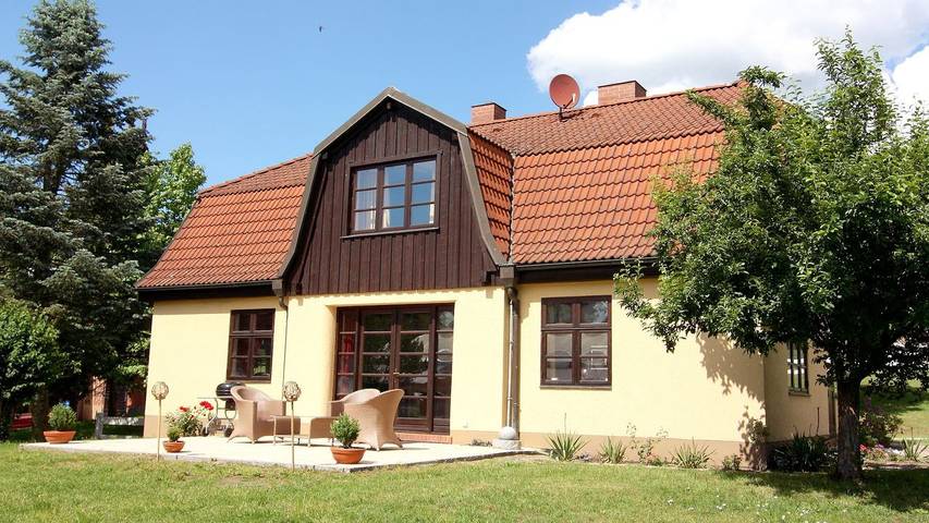 Ferienhaus für 12 Personen, mit Sauna und Garten sowie Terrasse in Kuhlen-Wendorf