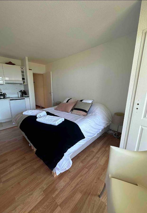 Gîte pour 2 personnes, avec jardin ainsi que vue et terrasse dans Plage du Moulleau - 4