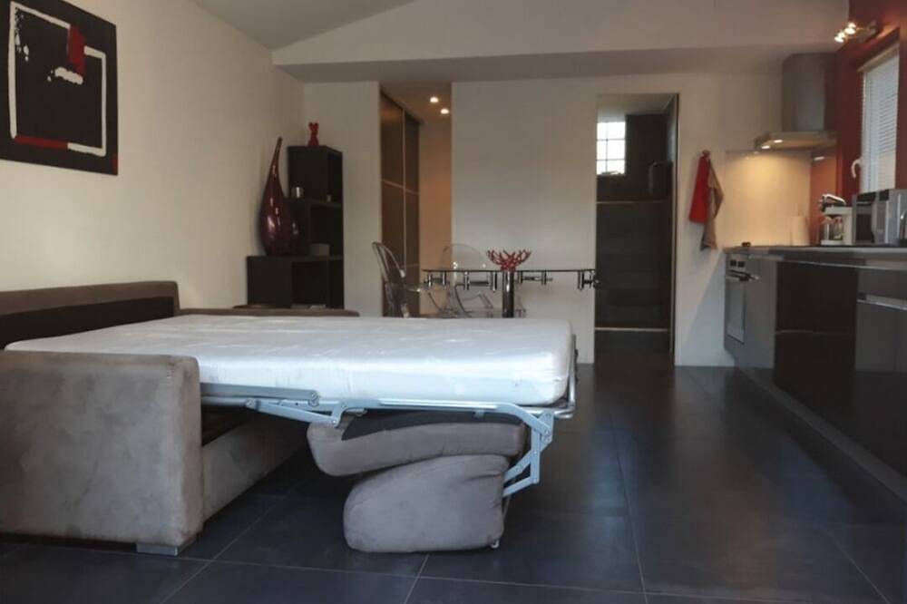 Gîte 2p Roussillon Piscine privée Tt Confort Calme in Roussillon, Parc naturel régional du Luberon
