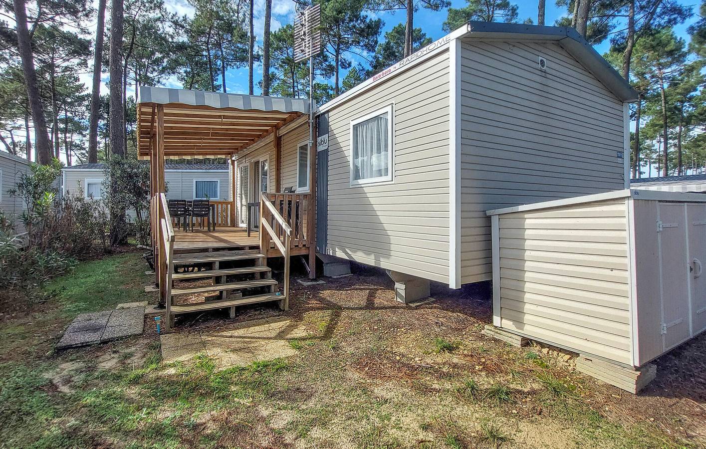Acogedora casa móvil con lavadora y parque infantil, ¡a un paso de Dune Seule Bouchée! in Saint-Julien-en-Born, Côte d’Argent