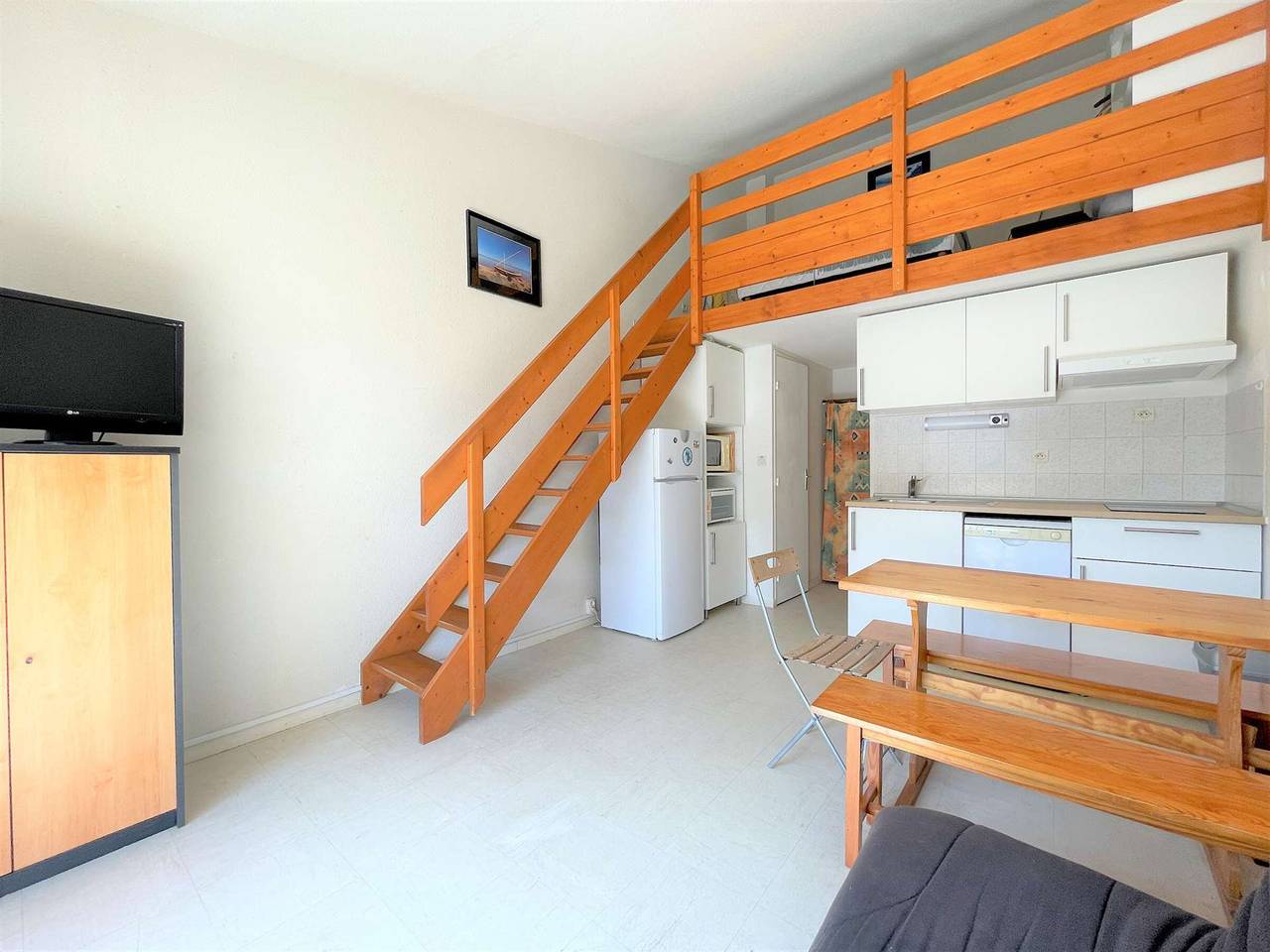 Air-Conditioned Studio with Mezzanine, Pool, and Parking - Steps from Grazel Beach in Gruissan (Ville), Gruissan