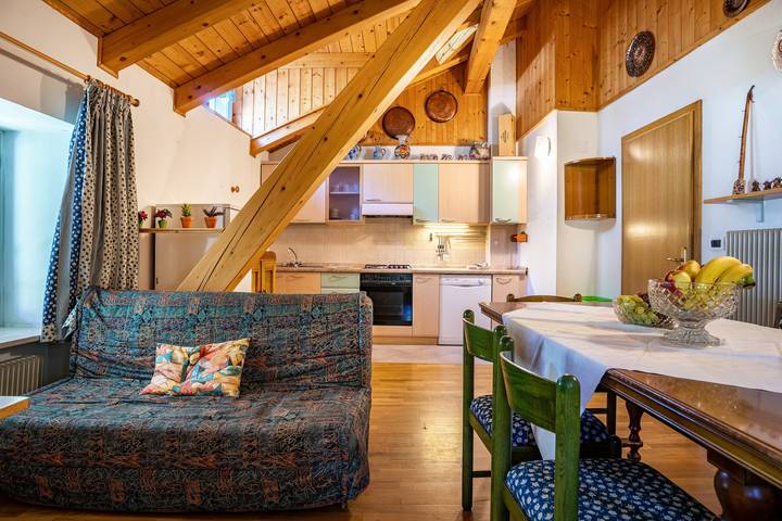 Appartamento intero, Appartamento 'Casa Ai Laresi 2' con giardino privato e Wi-Fi in Calledizzo, Peio