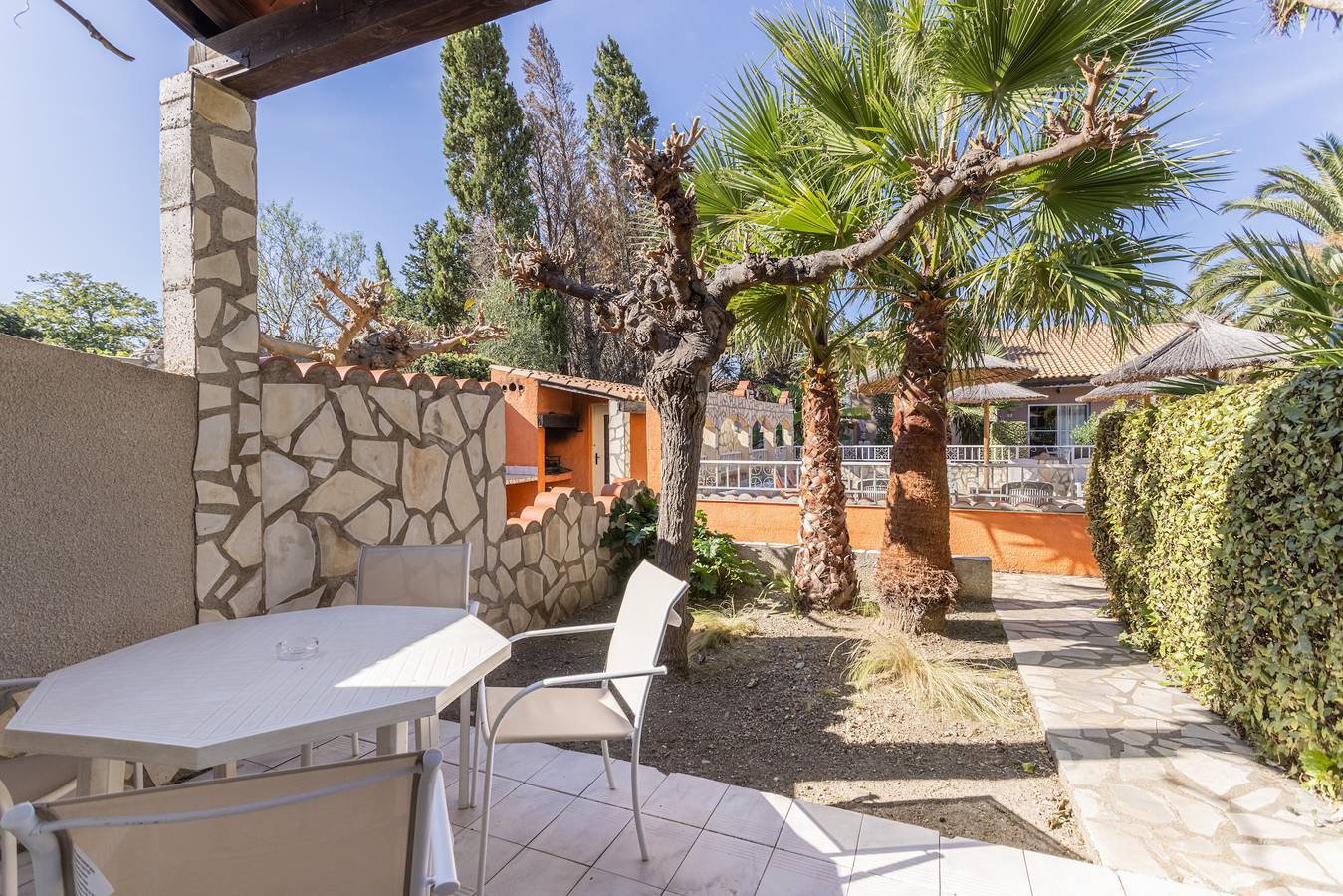 Casa de Vacaciones 'La Capelle 4 Personas 877' con Piscina Compartida, Wi-Fi y Aire Acondicionado in Roquefort-des-Corbières, Costa mediterránea (Francia)