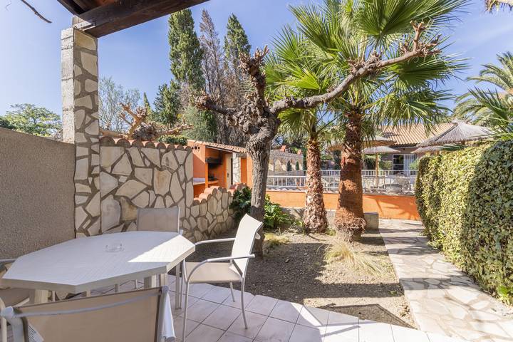 Casa de Vacaciones 'La Capelle 4 Personas 877' con Piscina Compartida, Wi-Fi y Aire Acondicionado in Roquefort-des-Corbières, Costa mediterránea (Francia)