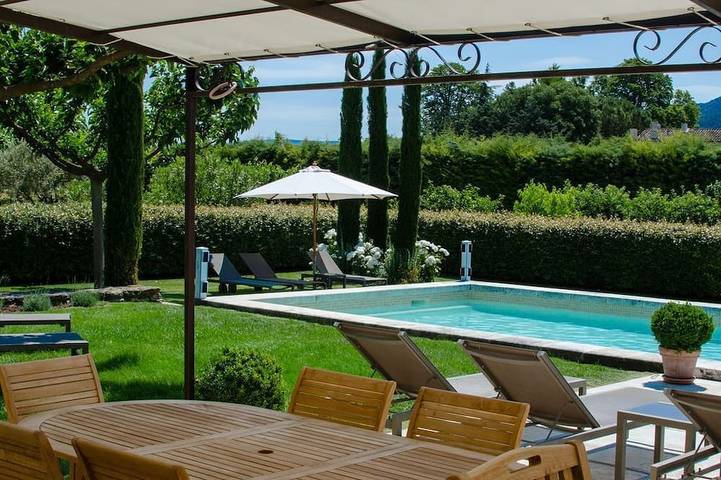 Maison de vacances pour 14 personnes, avec terrasse et jardin à Robion