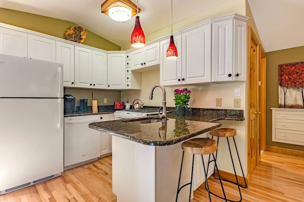 Berkshire Village Carriage House in Lanesborough, Berkshire County