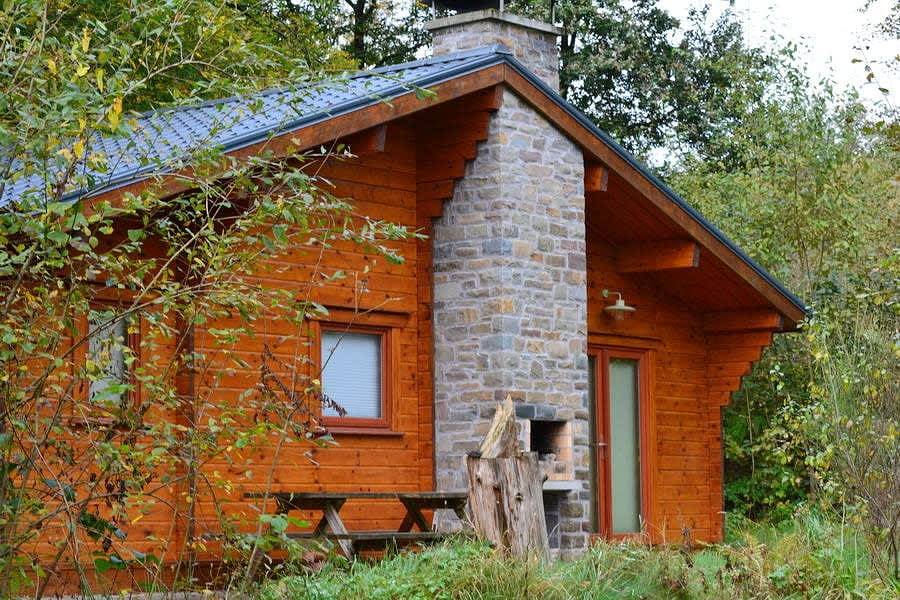 Ferienhütte für 7 Personen mit Holzofen und Klimaanlage mitten in den Wäldern der Ardennen in Viroinval, Parc Naturel Viroin Hermeton