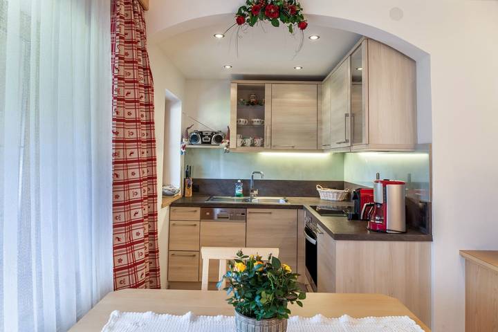 Ganze Wohnung, Ferienwohnung "Sonnenschein Suite" mit Bergblick, Gemeinschaftsgarten und WLAN in Leutasch, Innsbruck Land