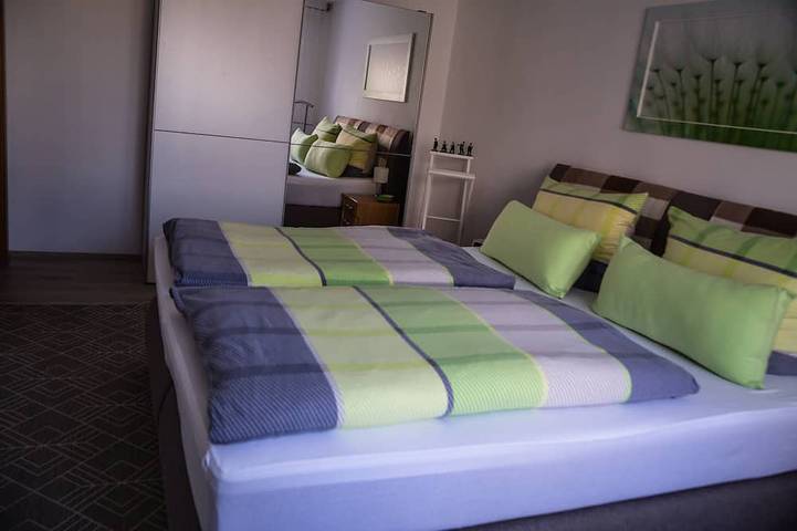 Ganze Wohnung, Sonniges 4-Sterne-Ferienhaus in Stralsund, am Tor zur Insel Rügen in Stralsund, Stralsund Umland