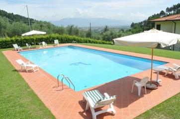 Villa for 16 Guests in Lucca, Lucca Province, Picture 1