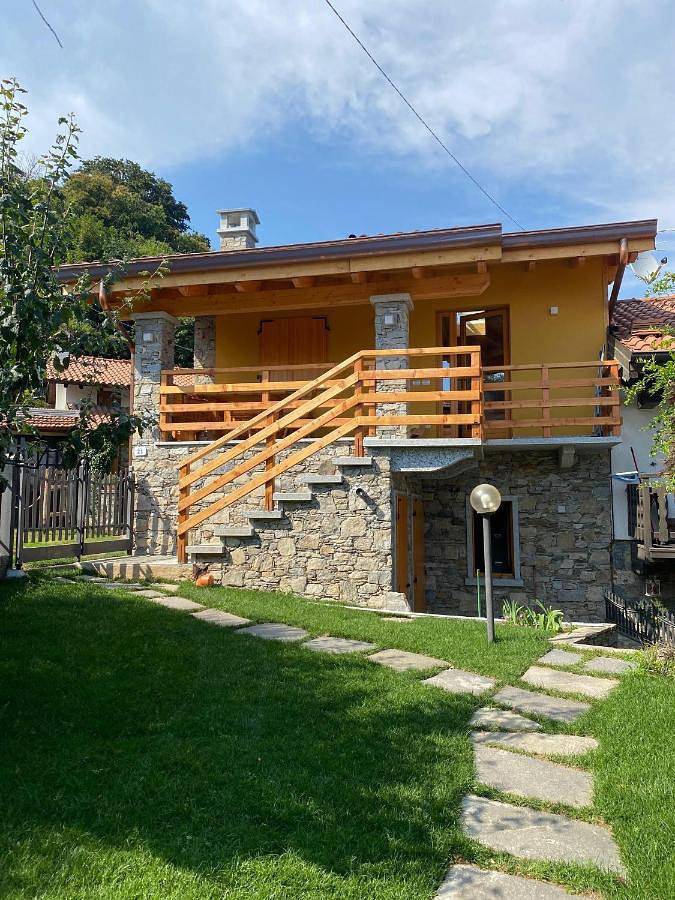 Chalet für 6 Personen, mit Balkon und Terrasse sowie Garten und Pool am Lago Maggiore - 2