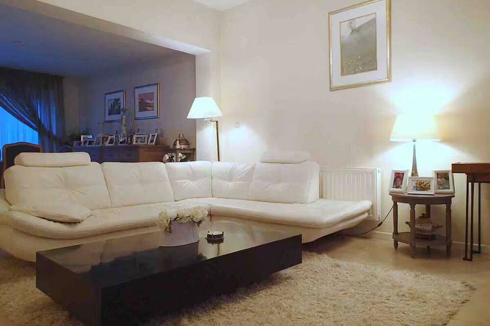 5000Sqfeet/3floors+studio/3parking/nearcity/garden in Zaventem, Vlaams-Brabant