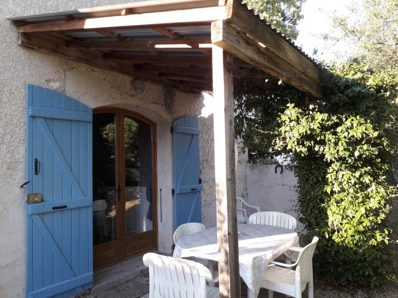 Entire apartment, Charming Apartment in Le Luc with Shared Pool, 42 m² in Le Luc, Draguignan region