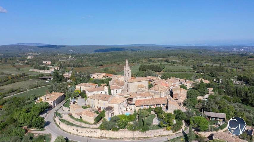 Location de vacances pour 8 personnes, avec terrasse ainsi que jardin et piscine à Issirac - 3
