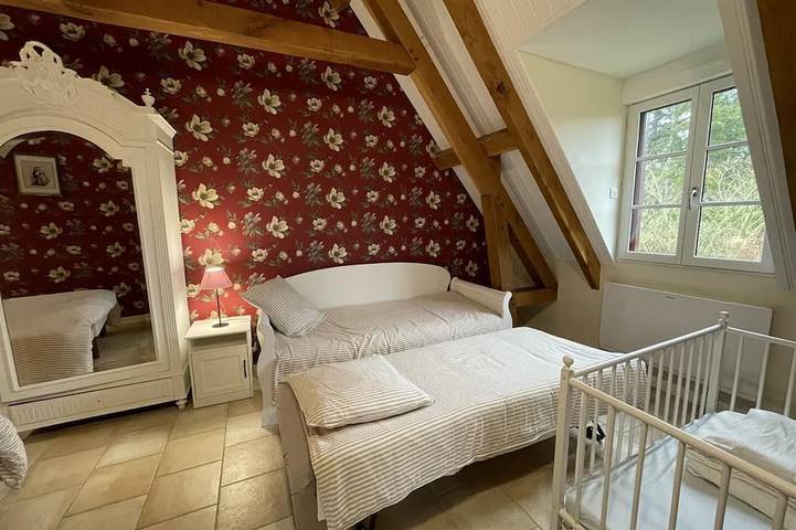 Location de vacances pour 8 personnes, avec terrasse ainsi que jardin et piscine à Chédigny - 4